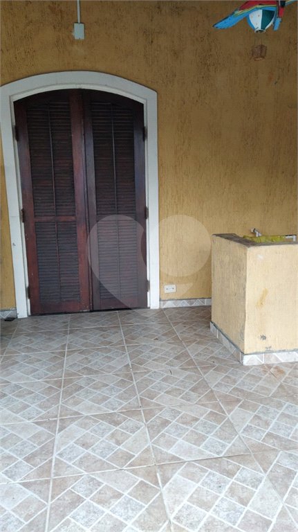 Sobrado à venda com 3 quartos, sendo 1 suíte, em Jardim Tabatinga, Guarulhos, SP