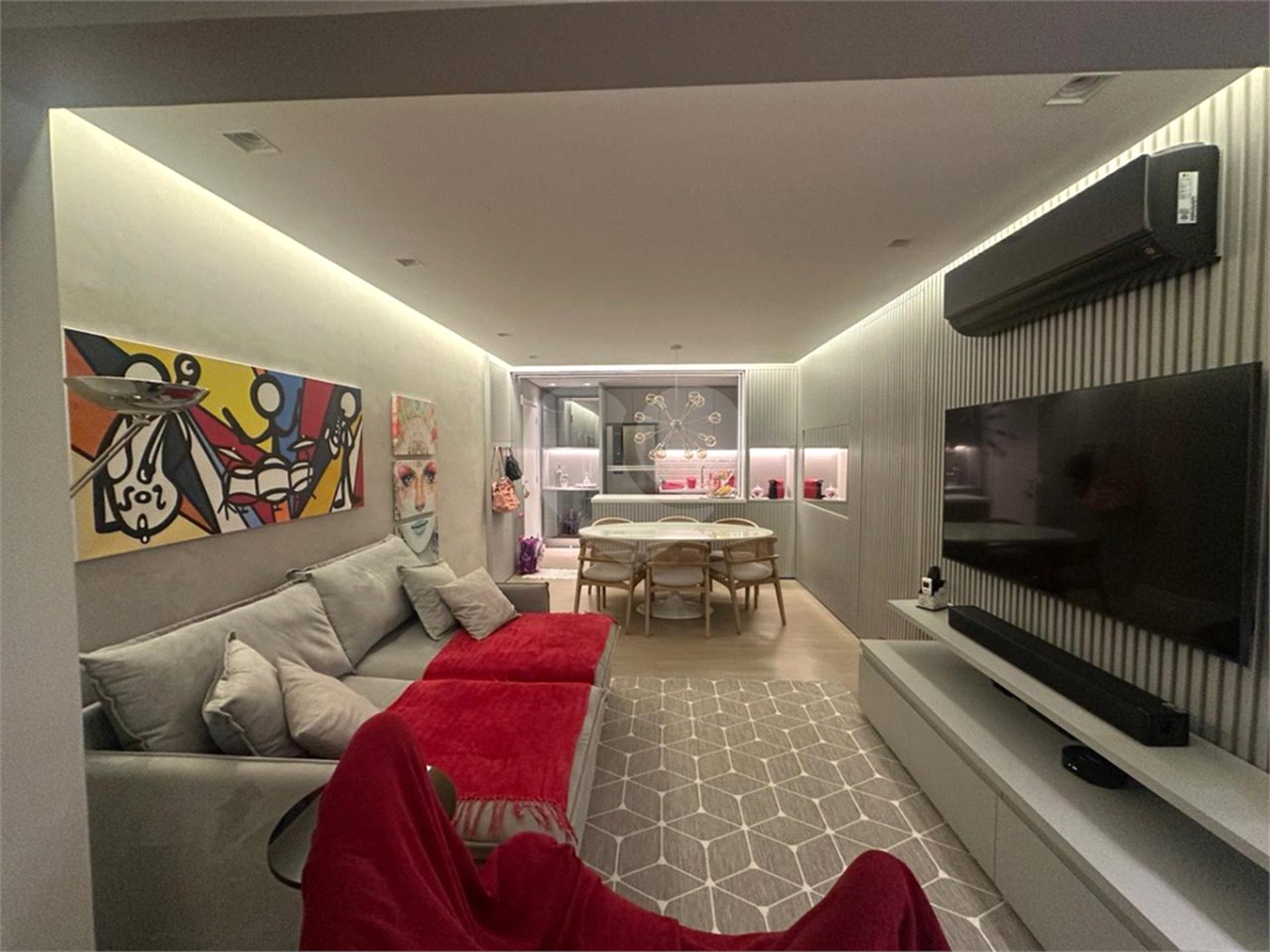 Apartamento à venda com 3 quartos, sendo 2 suítes, em Santo Amaro, São Paulo, SP
