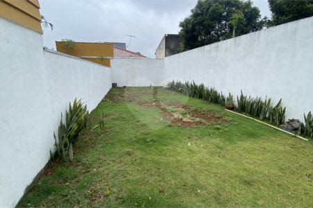 Sobrado à venda ou para alugar com 3 quartos, sendo 1 suíte, em Campo Grande, São Paulo, SP