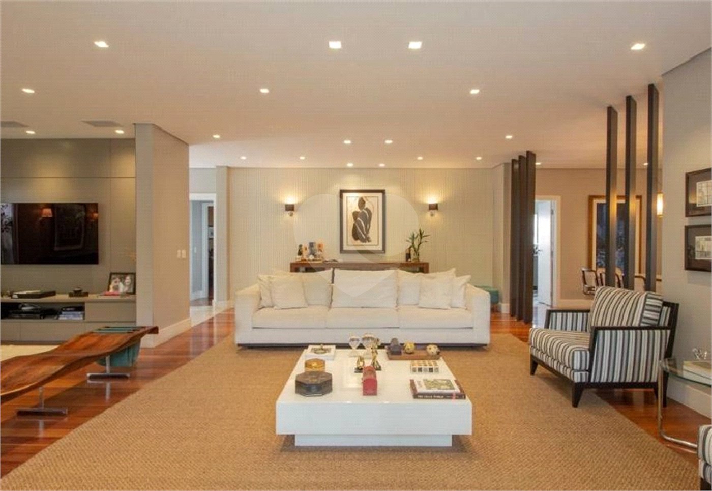 Casa à venda com 4 suítes no condomínio Outeiro, São Paulo - SP