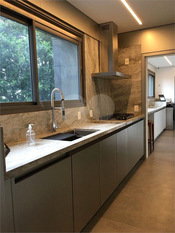Apartamento à venda com 4 suítes em Vila Gomes Cardim, São Paulo, SP