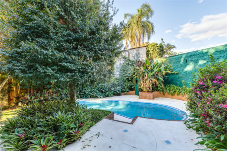 Casa Térrea à venda com 3 suítes em Jardim dos Estados, São Paulo, SP