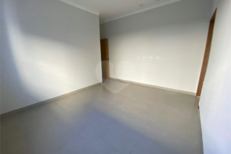 Casa à venda com 3 quartos, sendo 1 suíte, em Ipê, Três Lagoas, MS