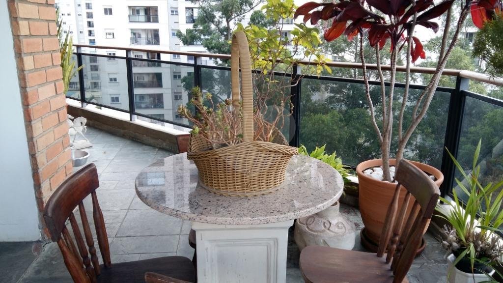 Apartamento à venda com 3 quartos, sendo 2 suítes, em Jardim Parque Morumbi, São Paulo, SP