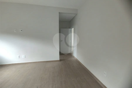 Casa exclusiva em Atibaia de alto padrão com 3 suítes, piscina, espaço gourmet, condomínio fechado, aceita financiamento