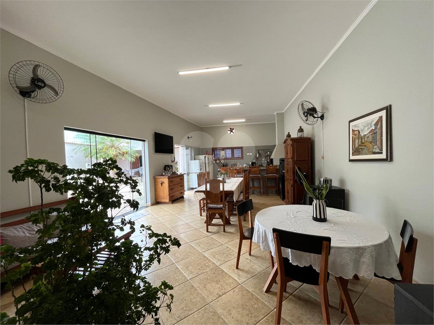 Casa à venda com 3 suítes em Jardim Shangri-lá, Itapetininga, SP