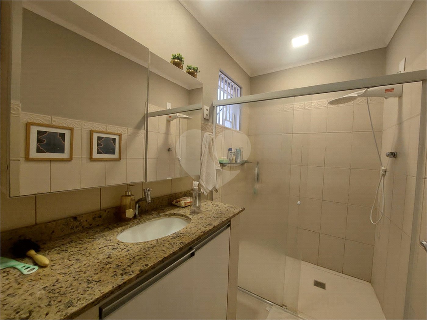 Casa de Vila à venda com 2 quartos, sendo 1 suíte,  em Rio de Janeiro, RJ