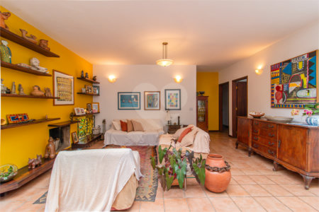 Casa à venda com 3 quartos, sendo 1 suíte,  no condomínio Jardim Hipico, São Paulo - SP