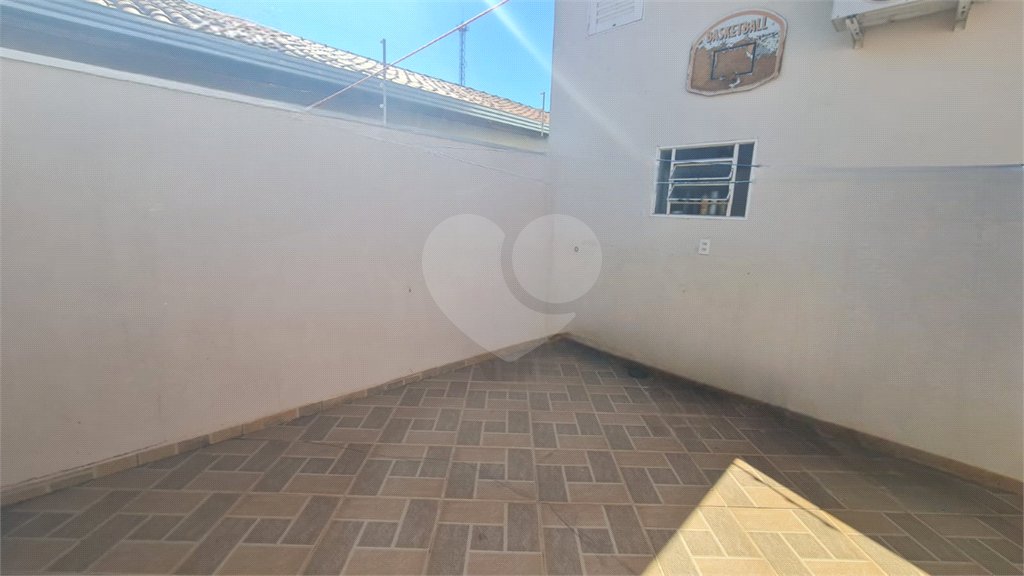 Casa à venda com 3 quartos, sendo 1 suíte, em Vila Carolina, Itapetininga, SP