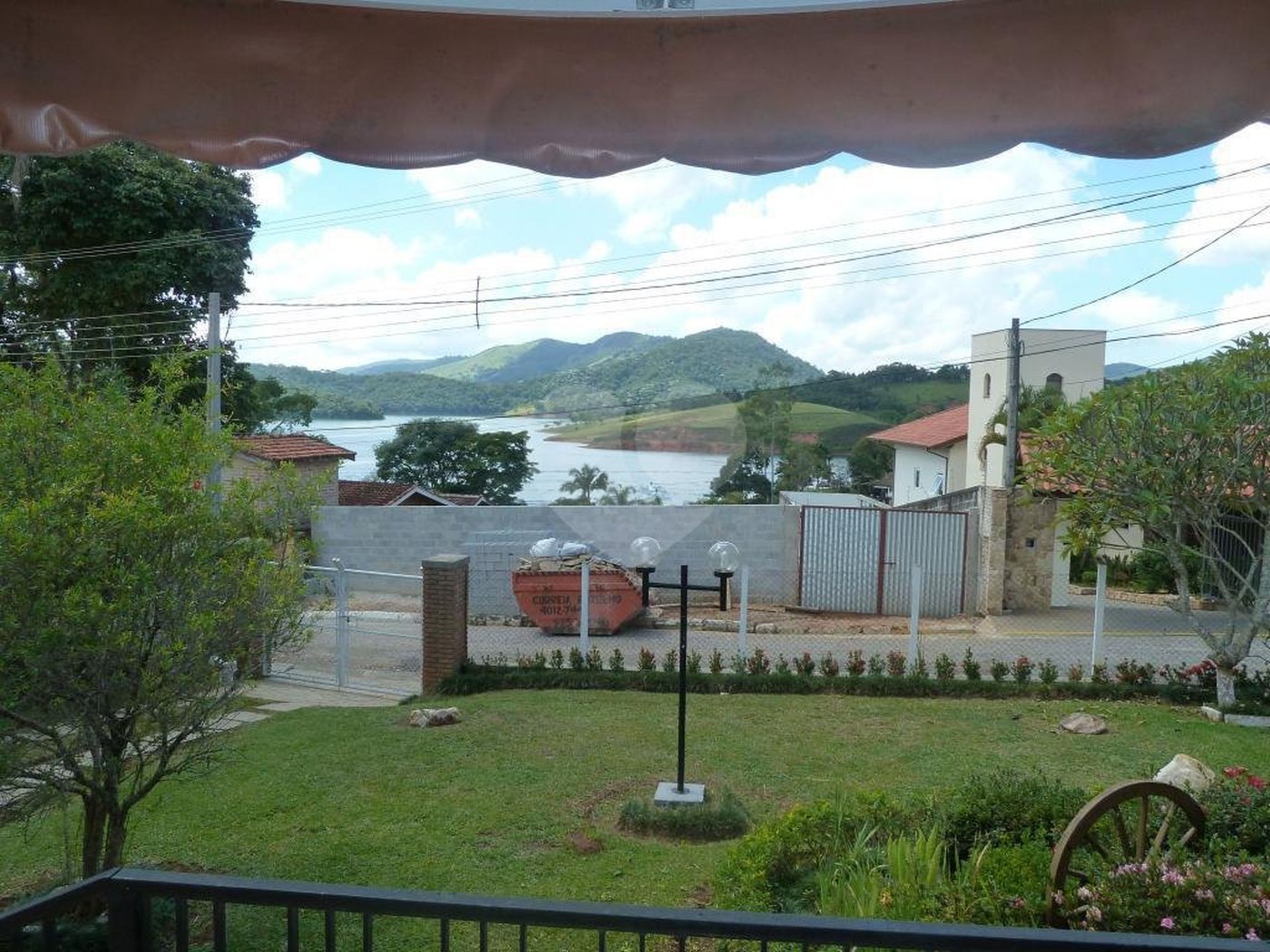 Chácara à venda com 3 quartos, sendo 1 suíte, em Vila Salles, Atibaia, SP
