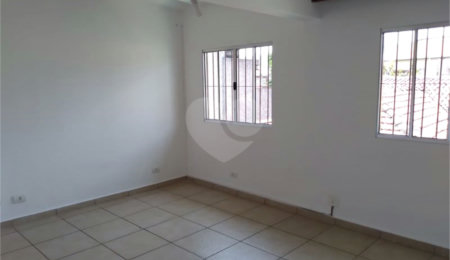 Casa Térrea à venda com 3 quartos, sendo 2 suítes,  em Chácara Santo Antônio, São Paulo, SP