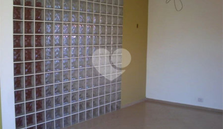 Sobrado à venda com 3 quartos, sendo 1 suíte,  em Tremembé, São Paulo, SP