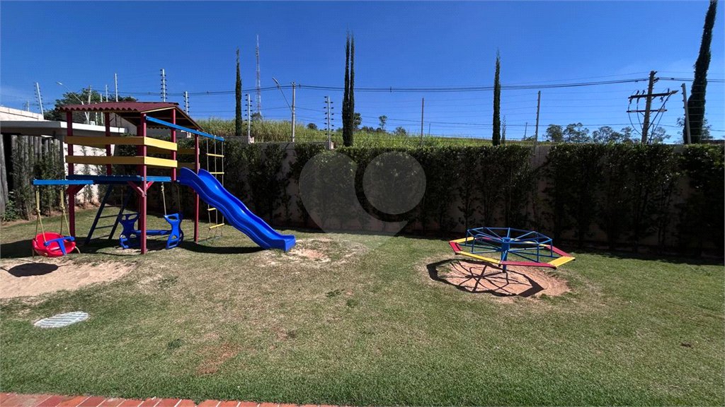 Casa à venda com 4 quartos, sendo 3 suítes, no condomínio Residencial Mont'alcino, Valinhos - SP