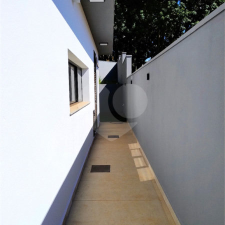 Casa a venda no condomínio Faber III