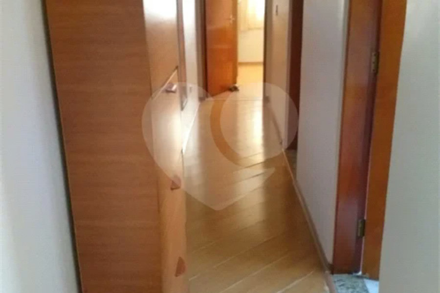 Vende-se Lindo Sobrado na Vila Santa Catarina