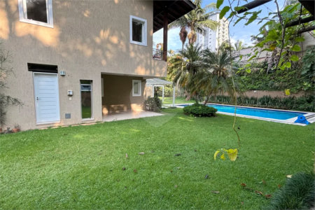 Casa à venda ou para alugar com 4 quartos, sendo 3 suítes, em Alto da Boa Vista, São Paulo, SP