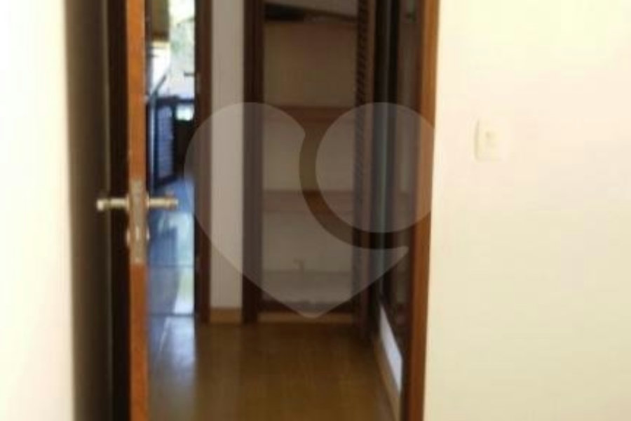 Casa à venda com 3 suítes em Vila Albertina, São Paulo, SP