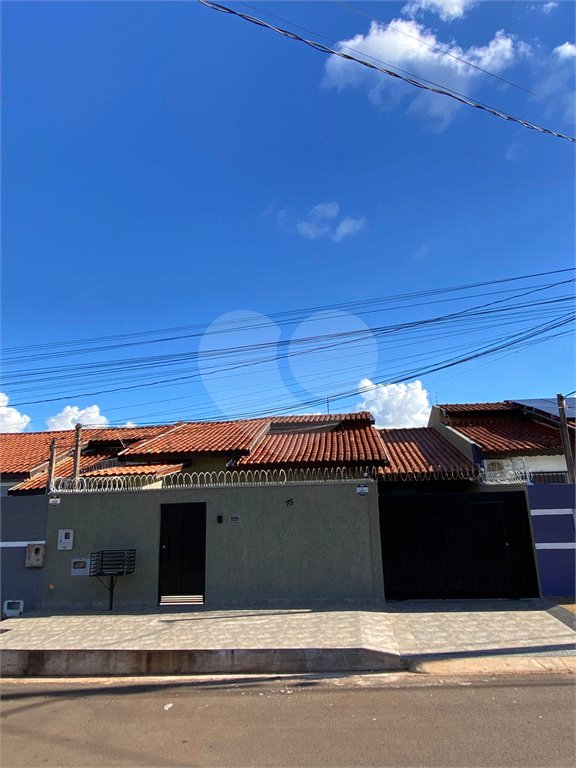 Casa à venda com 4 quartos, sendo 2 suítes, em Residencial Ponta Porã I, Ponta Porã, MS