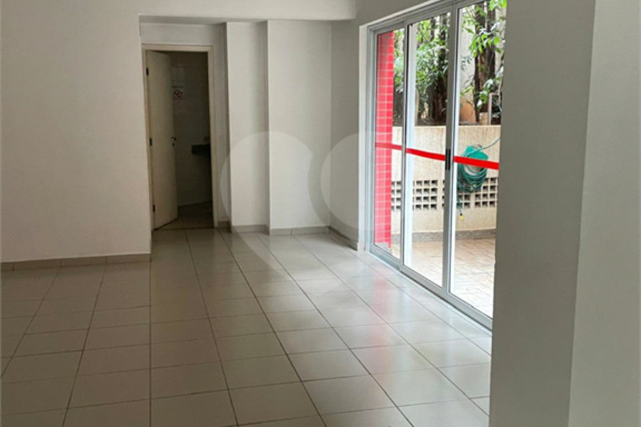Apartamento à venda com 3 suítes em Campo Belo, São Paulo, SP