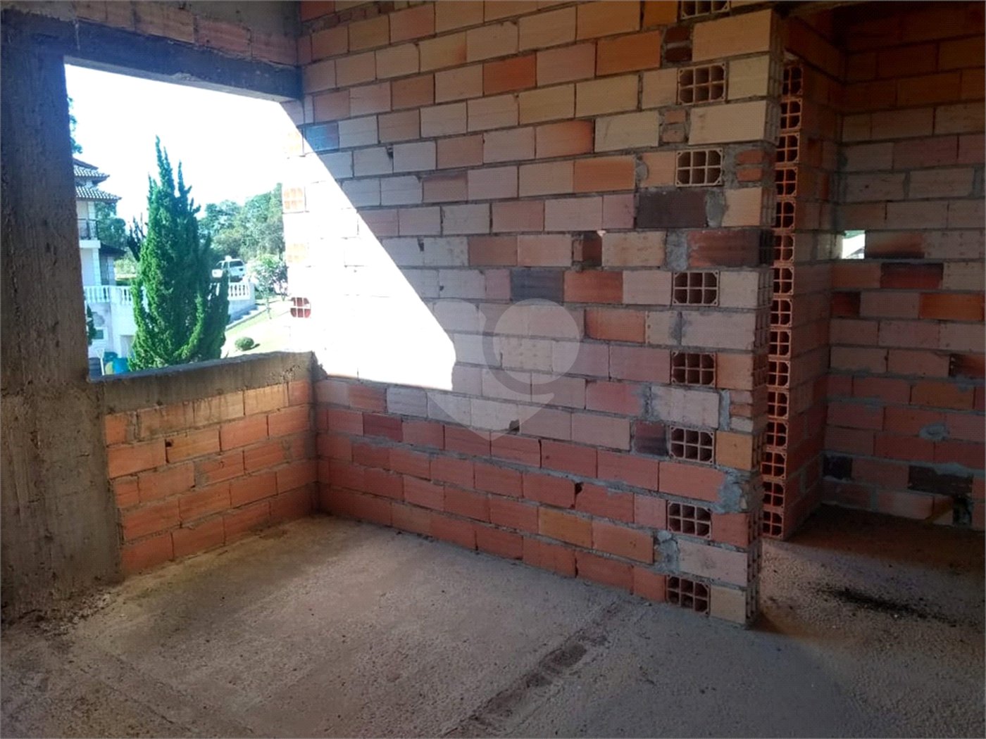 Sobrado à venda com 4 suítes em Roseira, Mairiporã, SP