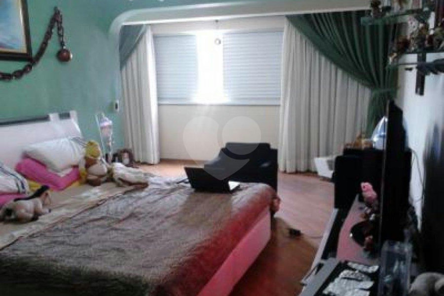 Sobrado à venda com 4 quartos, sendo 2 suítes, em Penha, São Paulo, SP