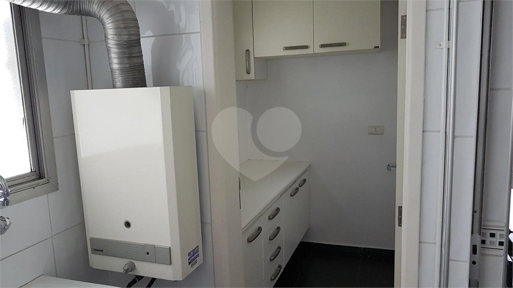 Apartamento à venda com 3 quartos, sendo 1 suíte, em Alto da Lapa, São Paulo, SP
