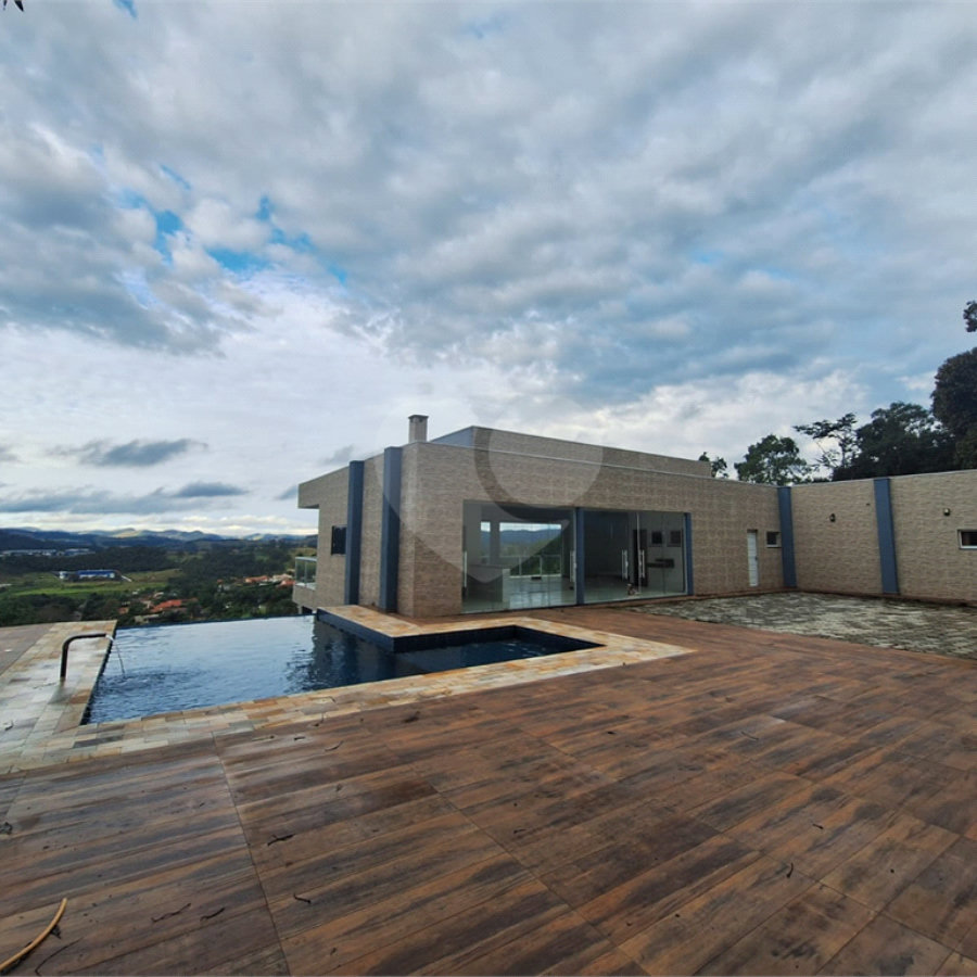Casa em condomínio à venda com 3 suítes no Centro, Bom Jesus dos Perdões, SP