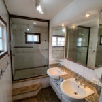 Casa à venda ou para alugar com 3 quartos, sendo 2 suítes, no condomínio Chácara das Rosas, São Paulo - SP