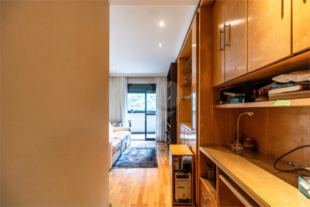 Apartamento à venda com 4 quartos, sendo 3 suítes,  em Perdizes, São Paulo, SP