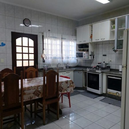 Sobrado à venda com 4 quartos, sendo 1 suíte, em Vila Rosália, Guarulhos, SP