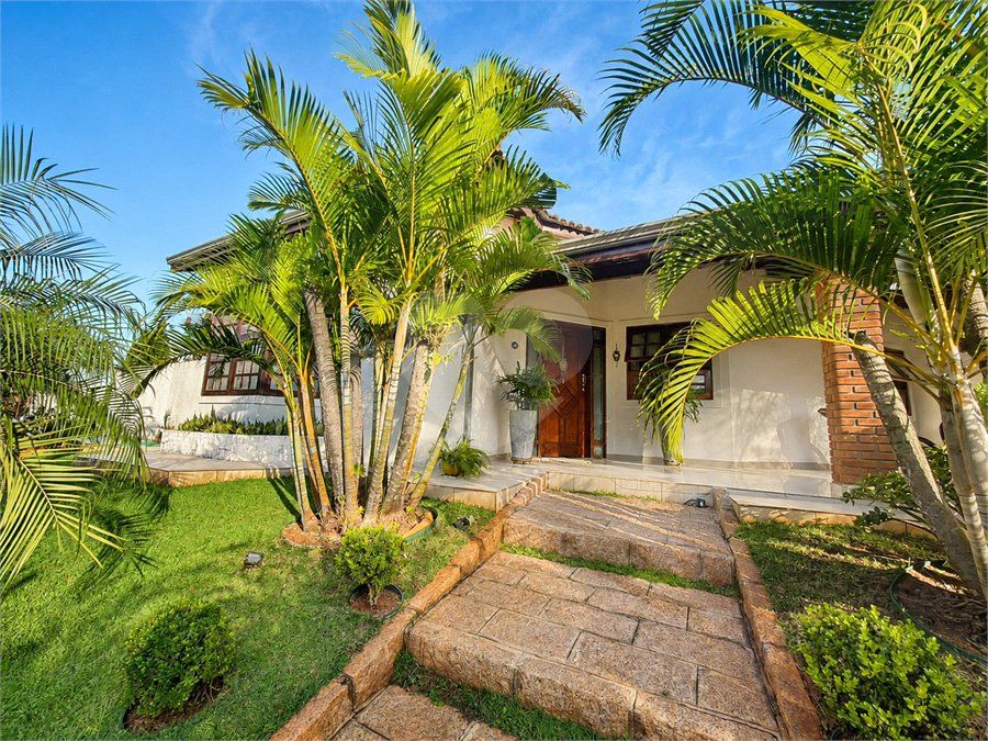 Casa à venda com 5 suítes no condomínio Parque Village Castelo, Itu - SP