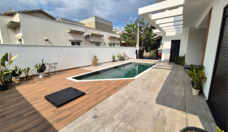 Casa à venda com 3 suítes no condomínio Terras de São Francisco, Vinhedo - SP
