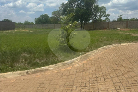 Terreno à venda no condomínio Village do Lago, Três Lagoas - MS