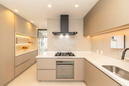 Apartamento à venda com 3 suítes em Campo Belo, São Paulo, SP