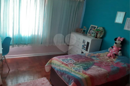 Sobrado à venda com 4 quartos, sendo 1 suíte,  em Jardim São Paulo(zona Norte), São Paulo, SP