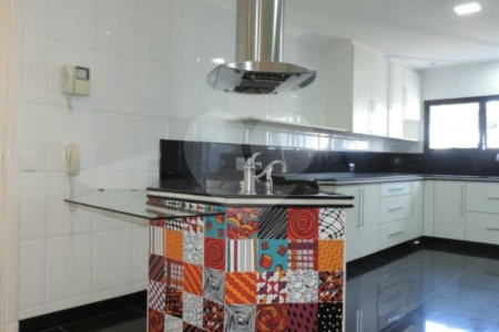 Apartamento à venda com 3 suítes em Jardim Marajoara, São Paulo, SP