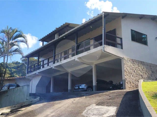 Casa à venda com 5 quartos, sendo 2 suítes,  no condomínio Alpes da Cantareira, Mairiporã - SP