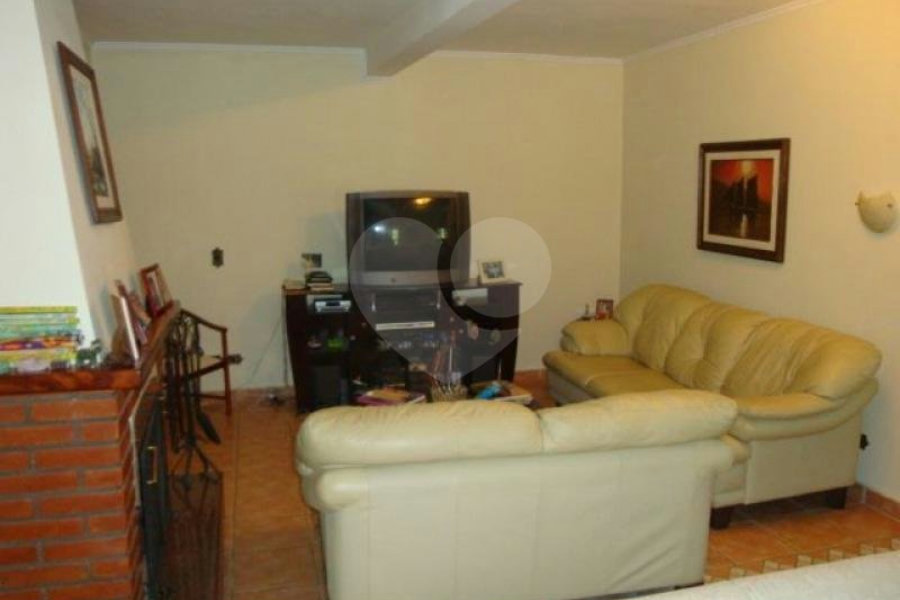 Casa Térrea à venda com 3 quartos, sendo 1 suíte, em Parque Petrópolis, Mairiporã, SP