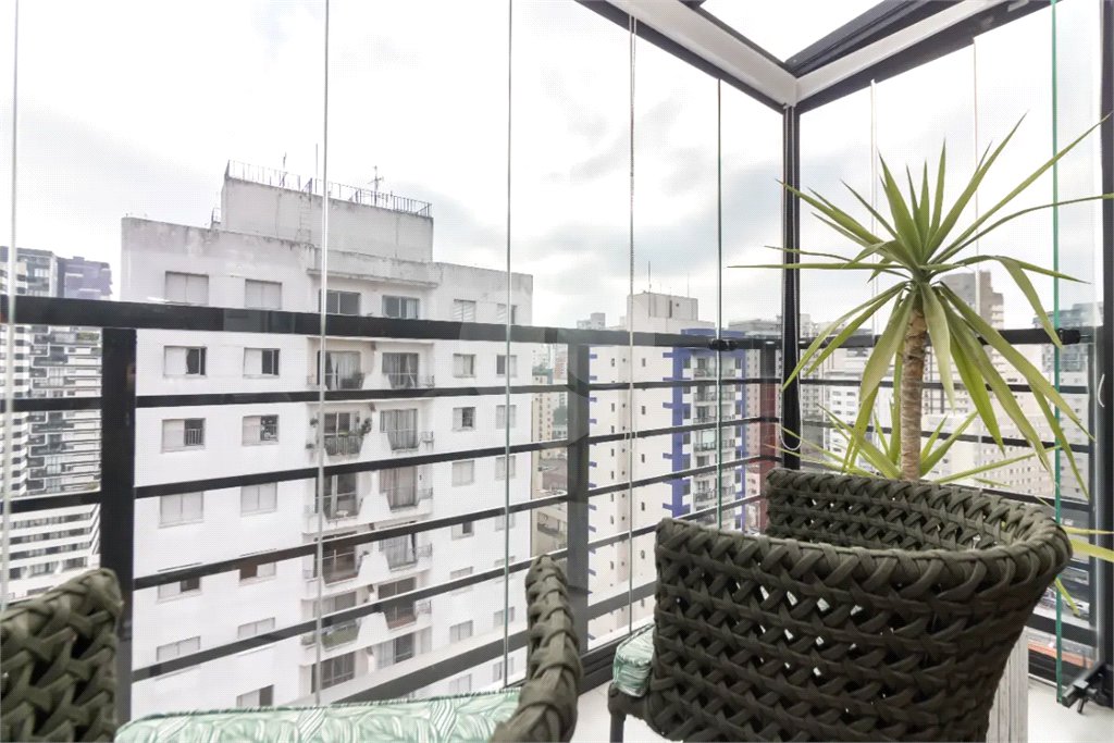 Apartamento à venda com 3 quartos, sendo 2 suítes, em Vila Olímpia, São Paulo, SP