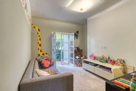 Casa à venda com 4 quartos, sendo 2 suítes, em Alto da Boa Vista, São Paulo, SP
