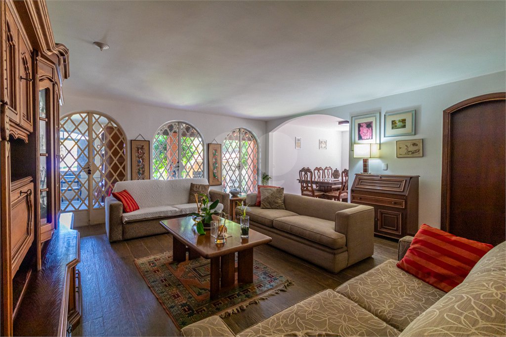Casa de Vila à venda com 4 quartos, sendo 2 suítes, em Alto da Boa Vista, São Paulo, SP