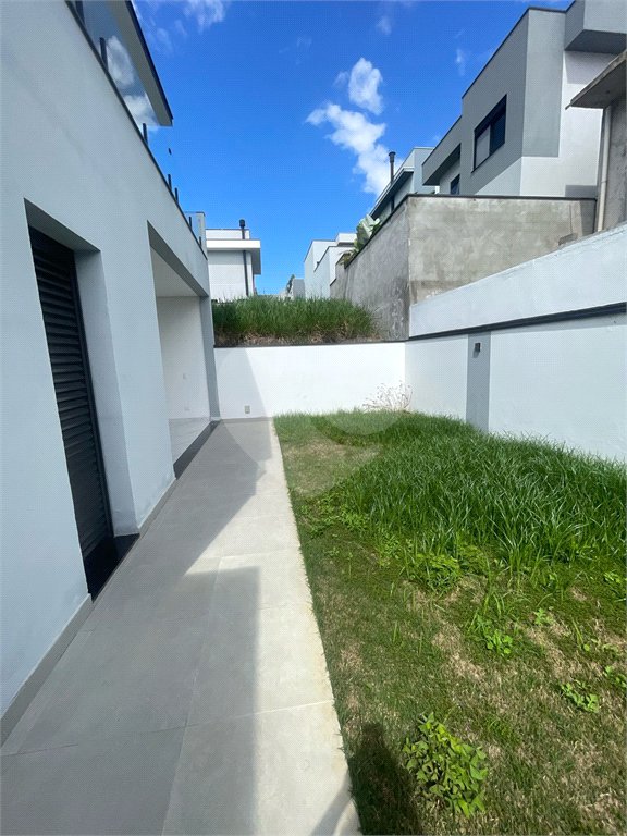 Sobrado à venda com 3 suítes em Cézar de Souza, Mogi das Cruzes, SP