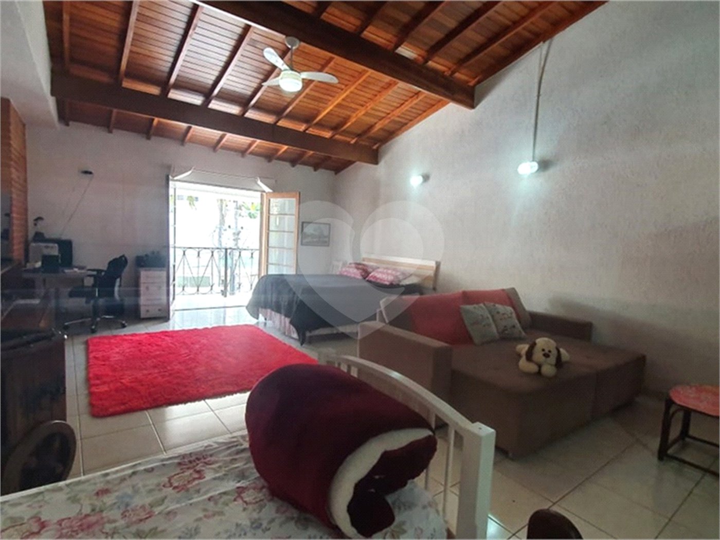 Sobrado à venda com 5 quartos, sendo 3 suítes, em Tremembé, São Paulo, SP