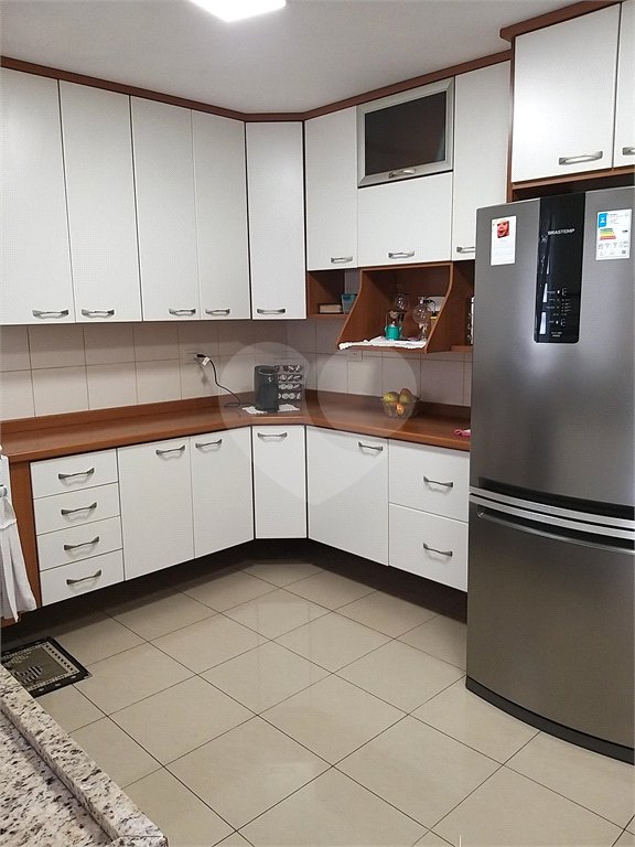 Sobrado à venda com 3 quartos, sendo 1 suíte, em Vila Paulista, São Paulo, SP