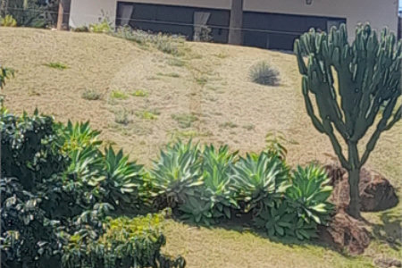 Casa à venda com 3 quartos, sendo 2 suítes, no condomínio Outeiro das Flores, Itupeva - SP