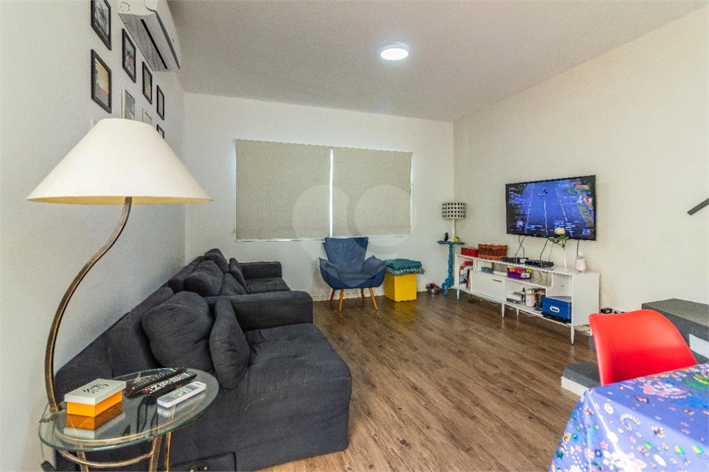 Sobrado à venda com 3 quartos, sendo 1 suíte, em Cambuci, São Paulo, SP