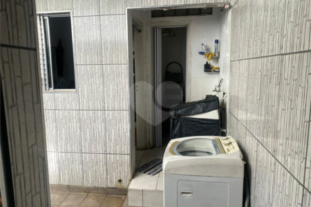 Sobrado à venda com 2 quartos em Vila Nivi, São Paulo, SP