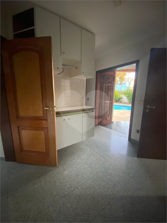 Casa à venda com 3 quartos, sendo 4 suítes,  no condomínio Estância Marambaia, Vinhedo - SP