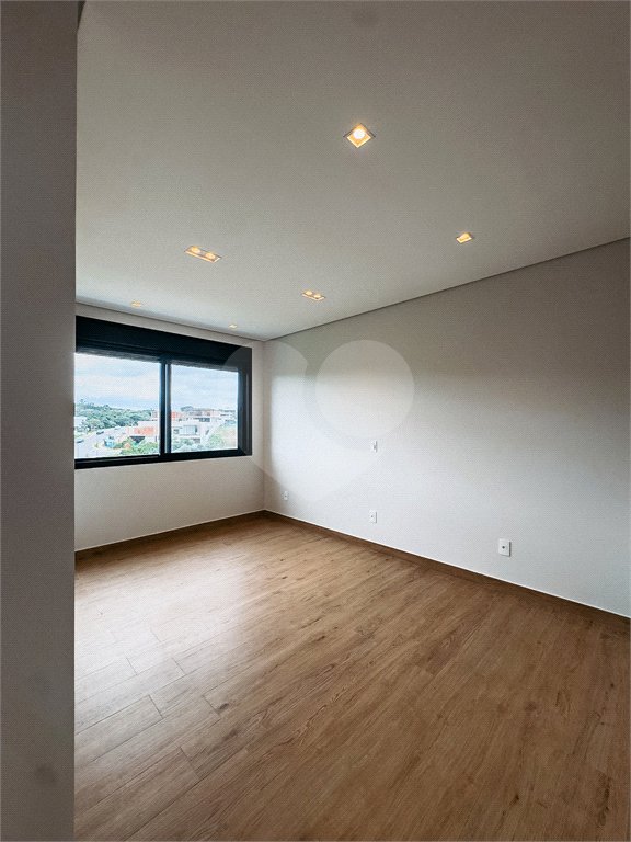 Casa à venda com 4 suítes no condomínio Villa dos Pinheiros, Indaiatuba - SP