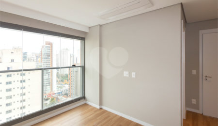 Apartamento à venda ou para alugar com 3 suítes em Moema, São Paulo, SP
